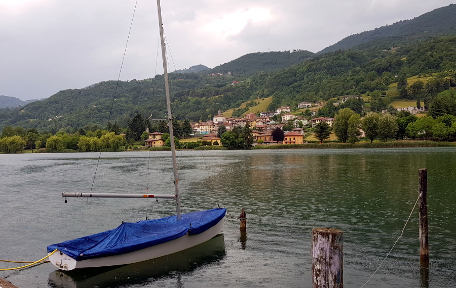 MONASTEROLO DEL CASTELLO foto gratis del Lago di Endine e dei suoi